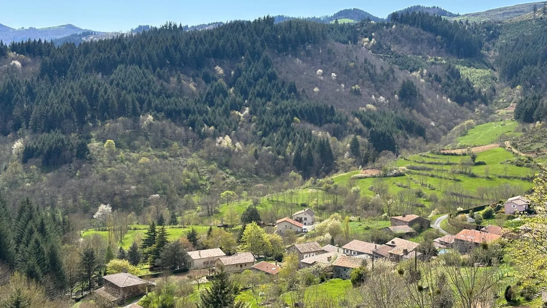 Gite Du Brion Accons Holiday home